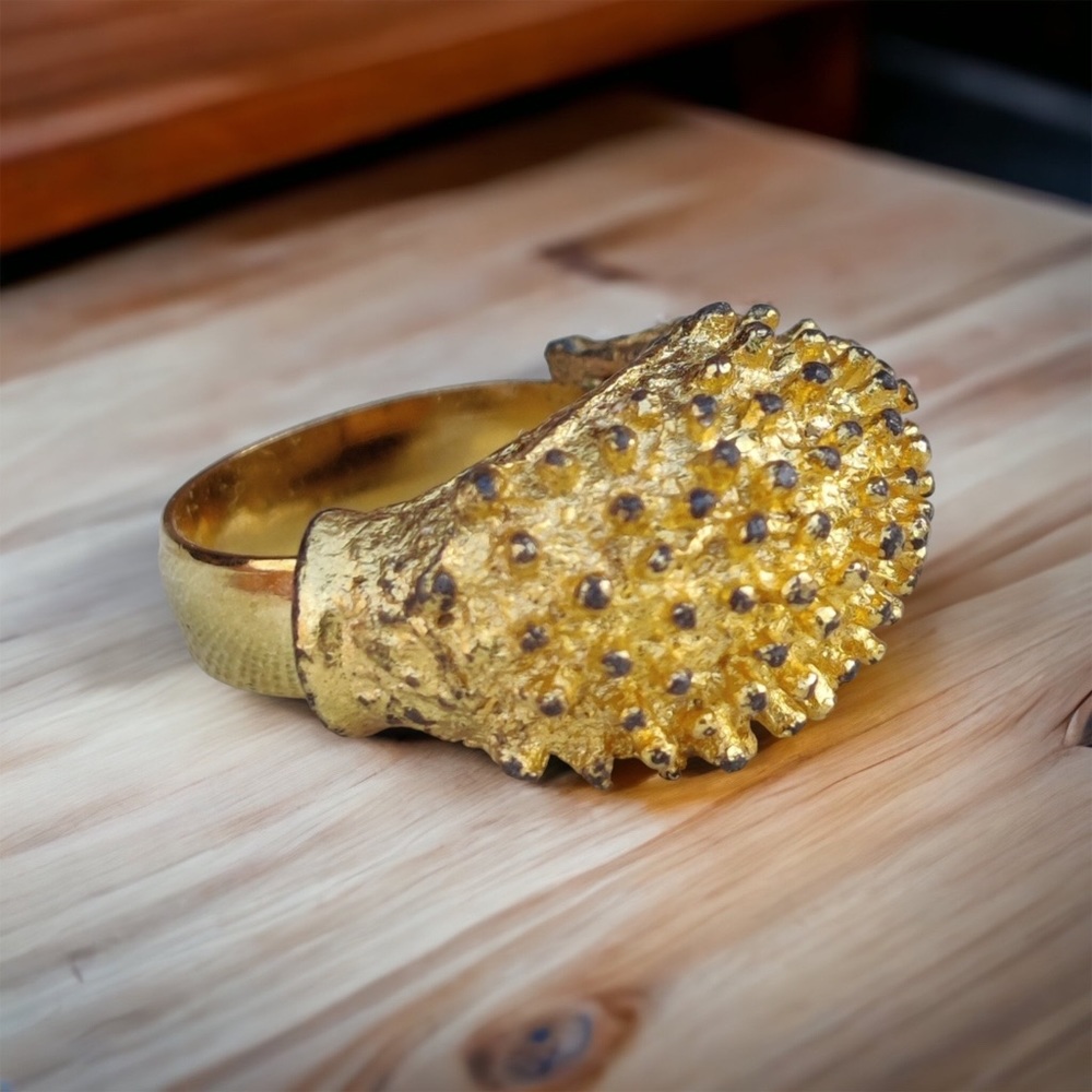 Vintage textured gold tone ring